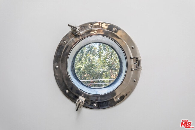 Building Photo - 1541 Selma Dr