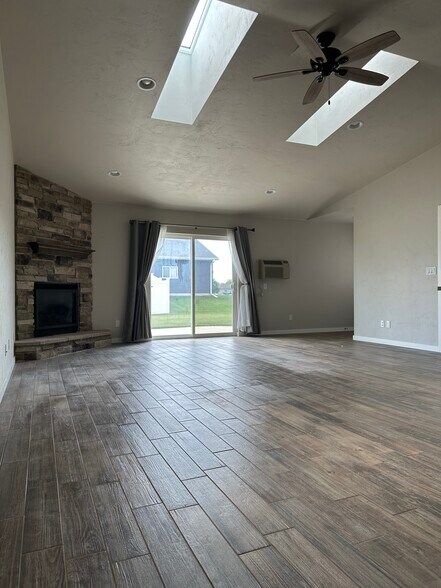 Building Photo - 3403 Cimarron Ct
