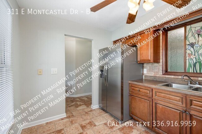 Building Photo - 311 E Montcastle Dr