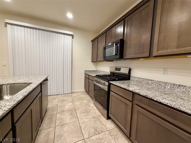 Building Photo - 5844 Middle Rock St