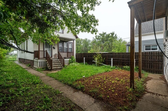 Building Photo - Classic Charm with Modern Updates - Upper ...