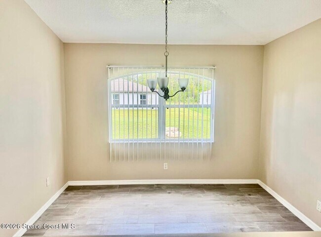 Building Photo - 1072 Flintlock Ave SE