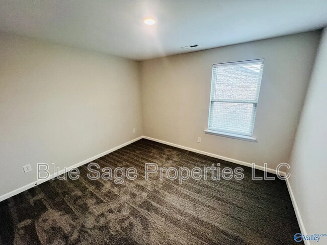 Building Photo - 16423 Demi Dr