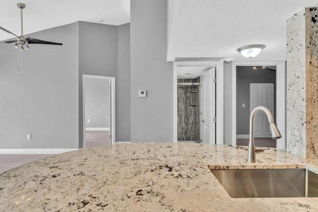 Building Photo - 2851 N Oakland Forest Dr