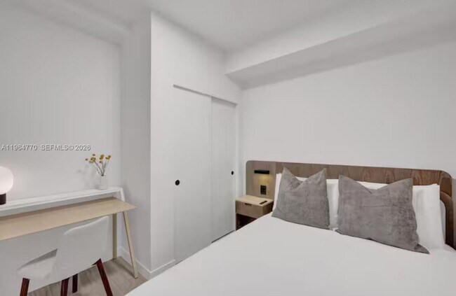 Building Photo - 580 72nd St