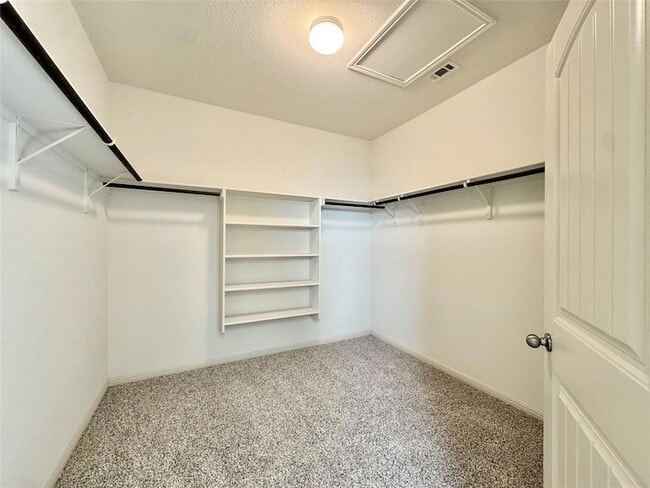 Building Photo - 16829 Aventura Ave