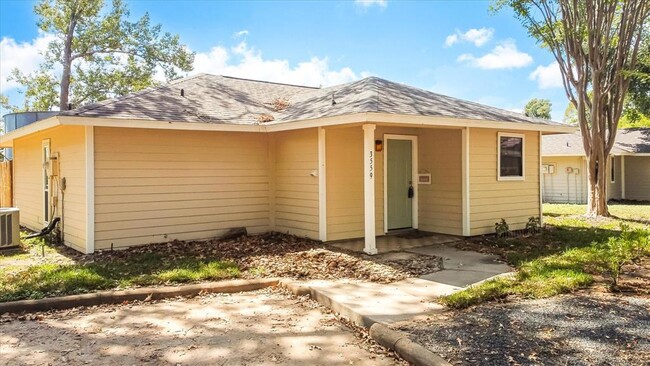 Primary Photo - 3559 Balboa Cir