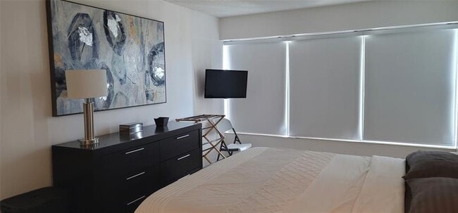 Building Photo - 3800 Galt Ocean Dr