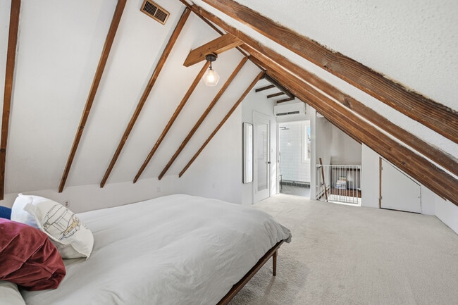 Building Photo - 1424 Macon Ave