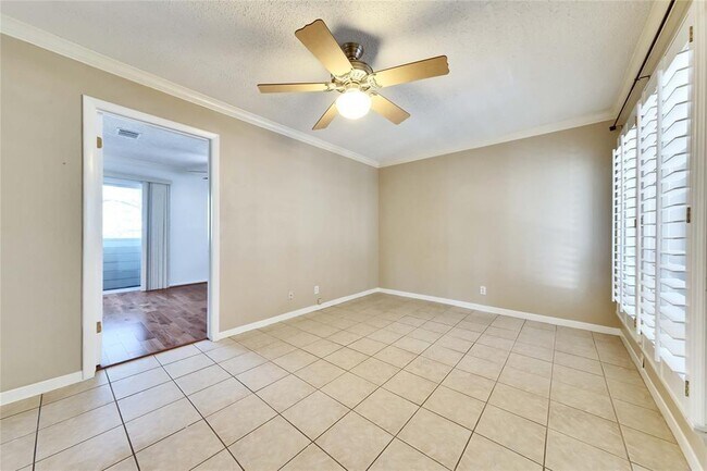 Building Photo - 2510 San Gabriel St