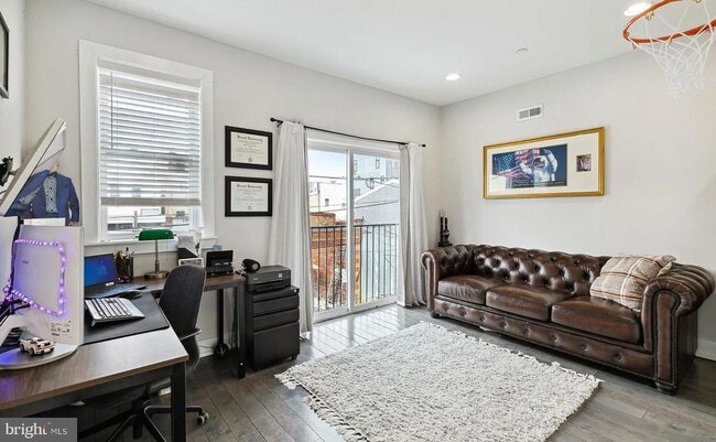 Building Photo - 2813 Tilton St