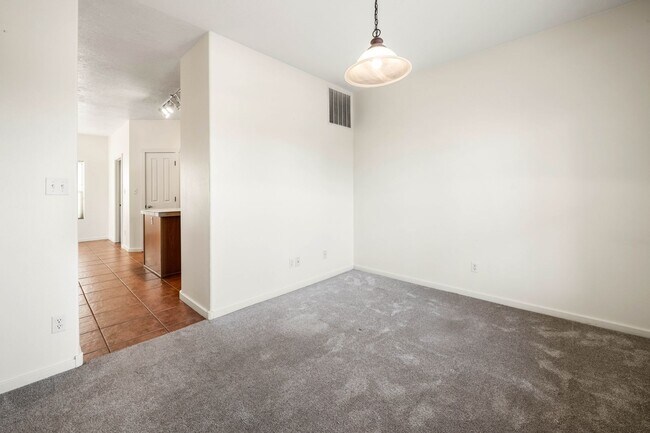 Building Photo - Spacious Two-Story Retreat