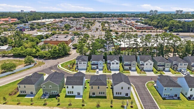 Building Photo - 605 Southwind Way