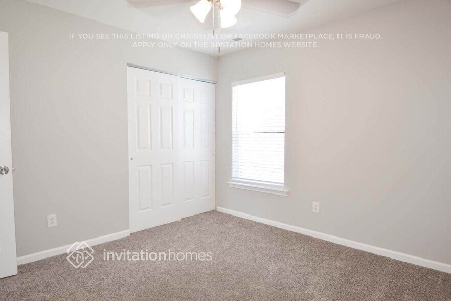 Building Photo - 4004 Flat Sedge Ln