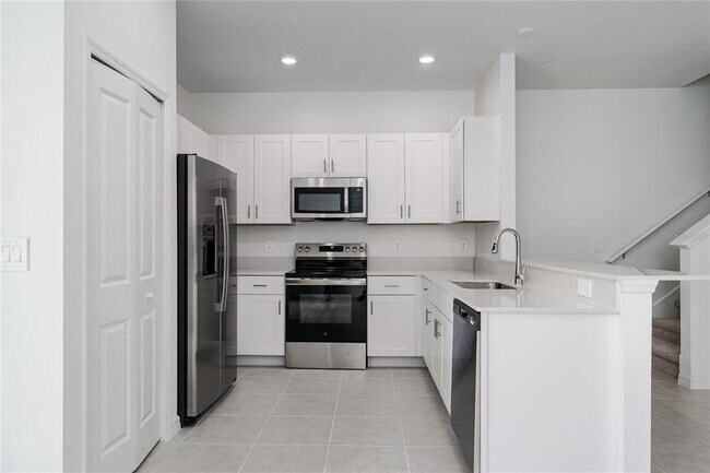 Building Photo - 10964 65th Ter E