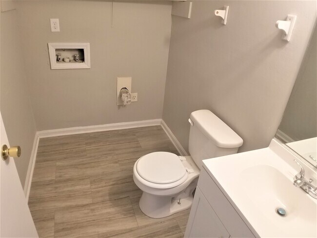 Building Photo - 815 Raleigh St