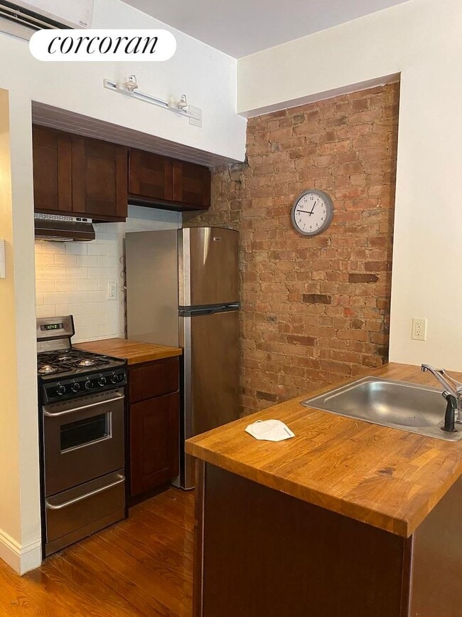 Building Photo - 222 E 50th St