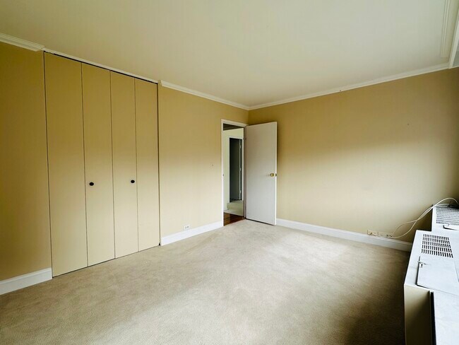 Building Photo - 5757 N Sheridan Rd