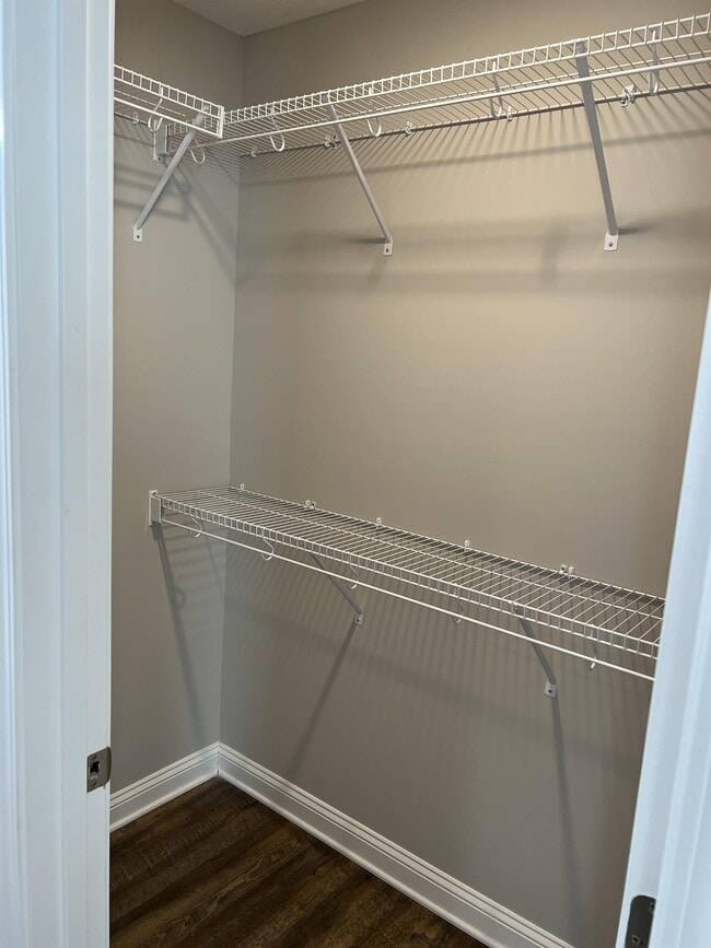 Building Photo - 800 Spring Park Rd