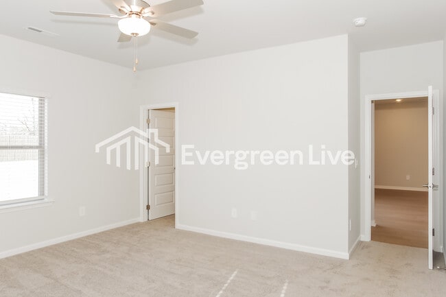 Building Photo - 14717 Mountain Strm Dr