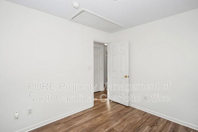 Building Photo - 2910 Bridgeville Ln