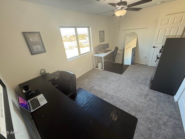 Building Photo - 726 S Johnson Rd