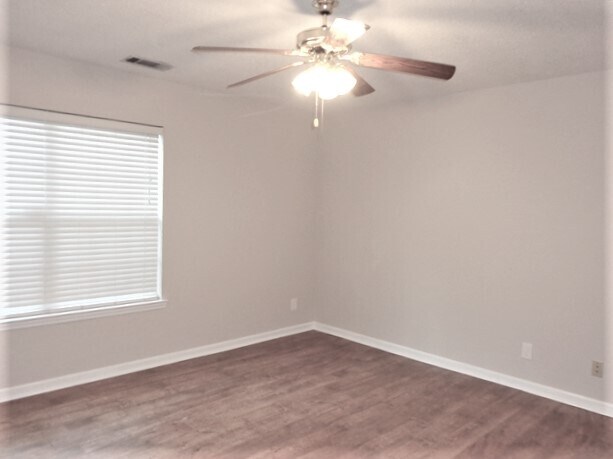 Building Photo - 172 Parkside Dr