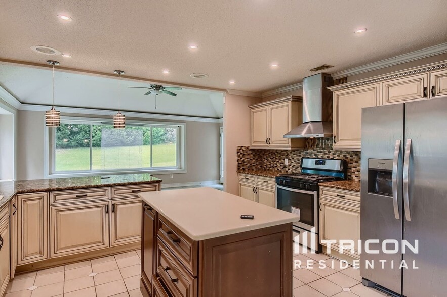 Building Photo - 105 Arbor Cove Way
