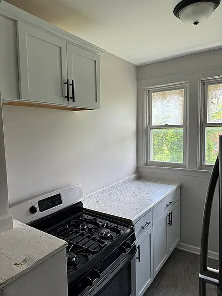 Building Photo - 3224 Monterey St