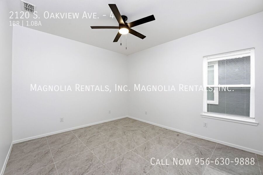 Building Photo - 2120 S Oakview Dr