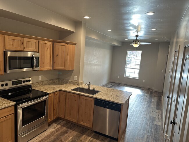 Building Photo - 157 E 300 S