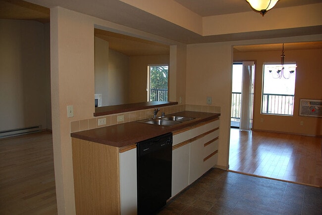 Building Photo - 168 S Coeur d'Alene St