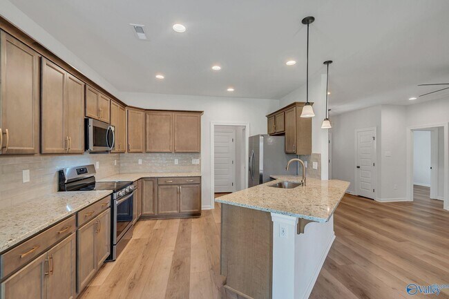 Building Photo - 16640 Aspen Ln