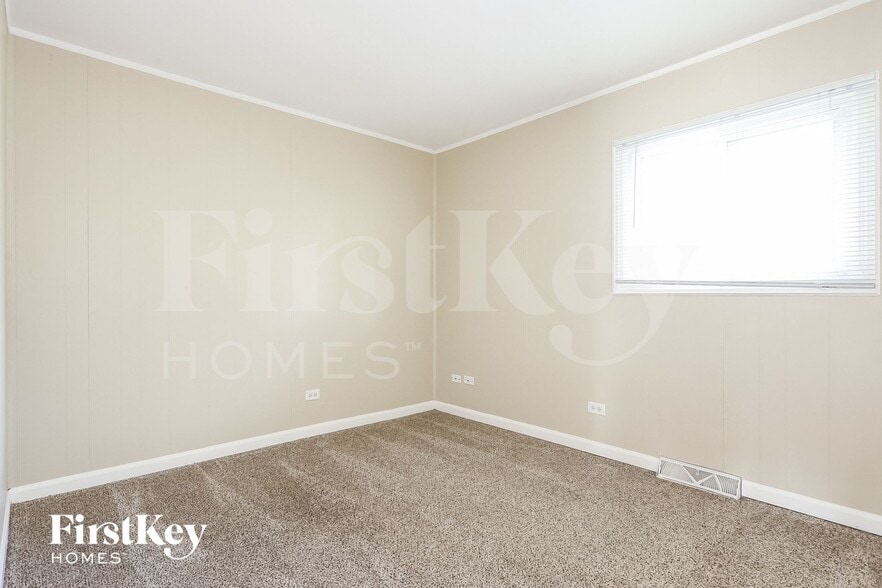 Building Photo - 642 Bradley Ave