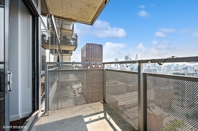 Building Photo - 235 W Van Buren St