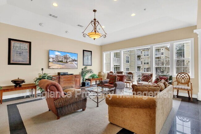 Building Photo - 4560 Strutfield Ln