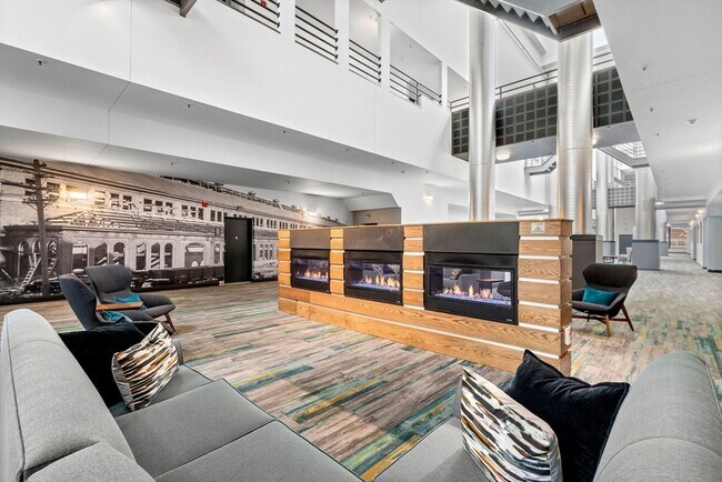 Building Photo - 106 13th St