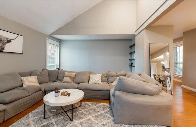 Building Photo - Beautifully Updated 3-Bed, 3-Bath Home in Moore