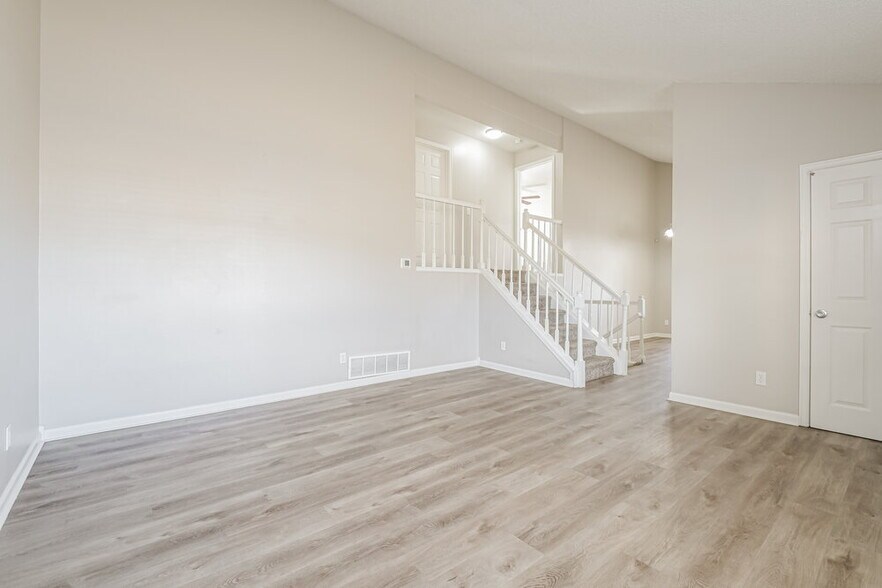 Building Photo - 4089 S Dunkirk Way