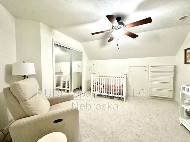 Building Photo - 4928 Happy Hollow Blvd