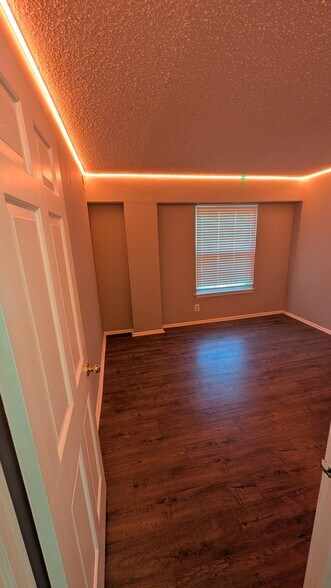 Building Photo - 7621 Provincial Dr