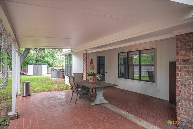 Building Photo - 1012 Pin Oak Dr