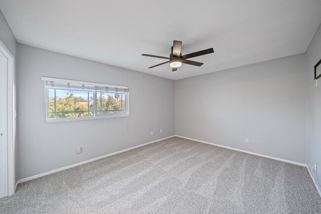 Building Photo - North Park 3 bd / 2.5 ba 2-story Townhome w/Private Patio Yard, Parking,  + More! Available Now