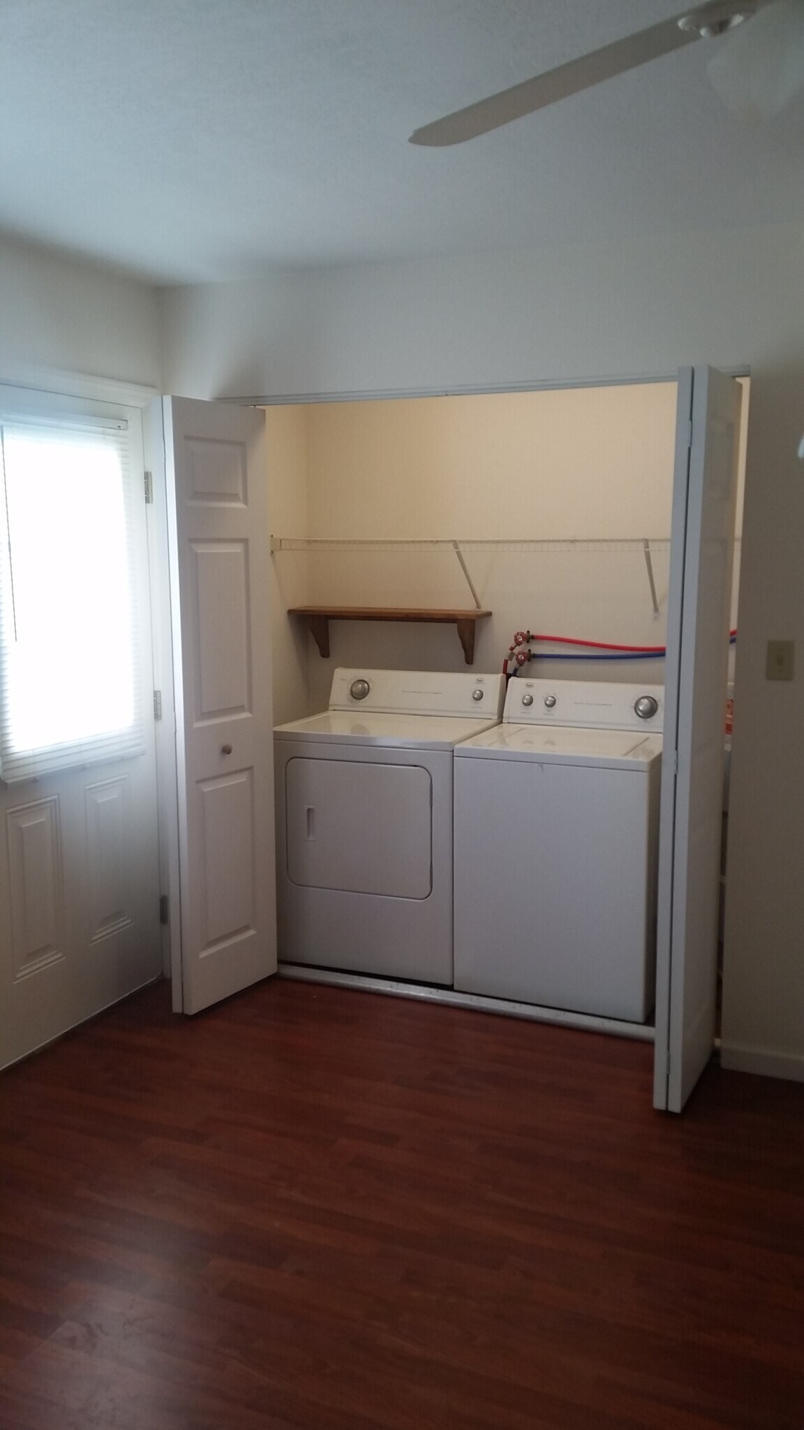 Building Photo - 152 E 6th St