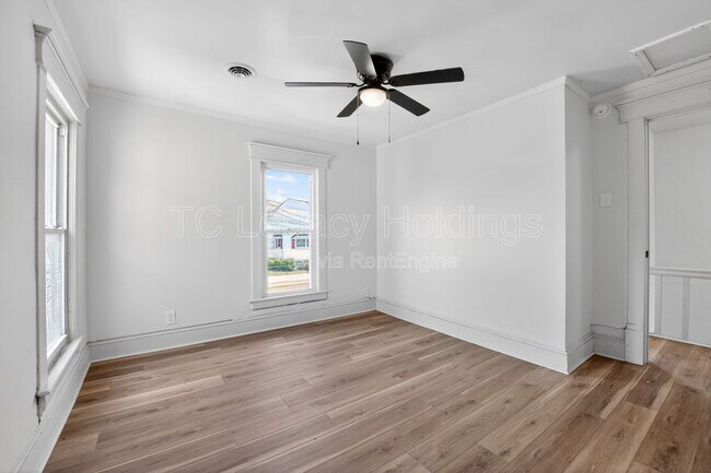 Building Photo - 2113 Goff Ave