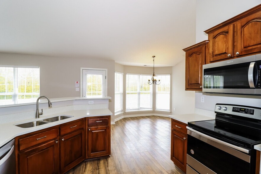 Building Photo - 751 Northwood West Cove