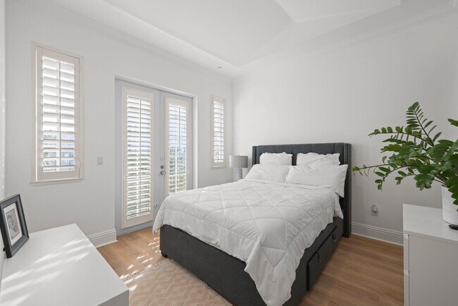 Building Photo - 285 SE 6th Ave