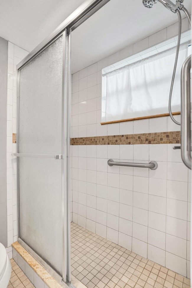 Building Photo - 9460 Poinciana Pl