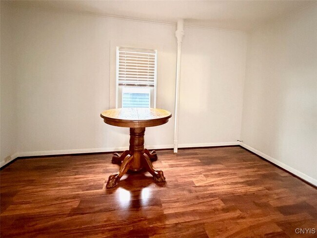 Building Photo - 88 E 5th St