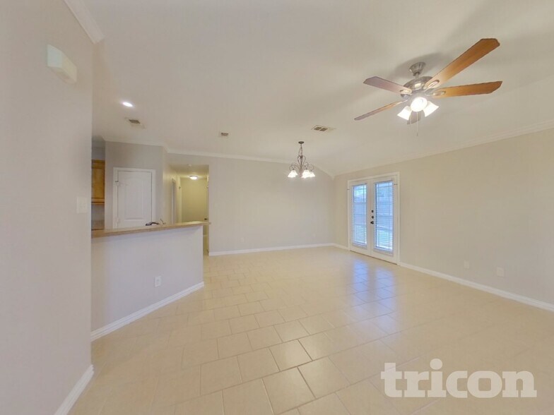 Building Photo - 825 Rambling Ct